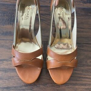 Michael by Michael Kors Women's Heels, Camel with Gold accents, Size 6M
